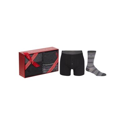 Boxer shorts and socks gift box